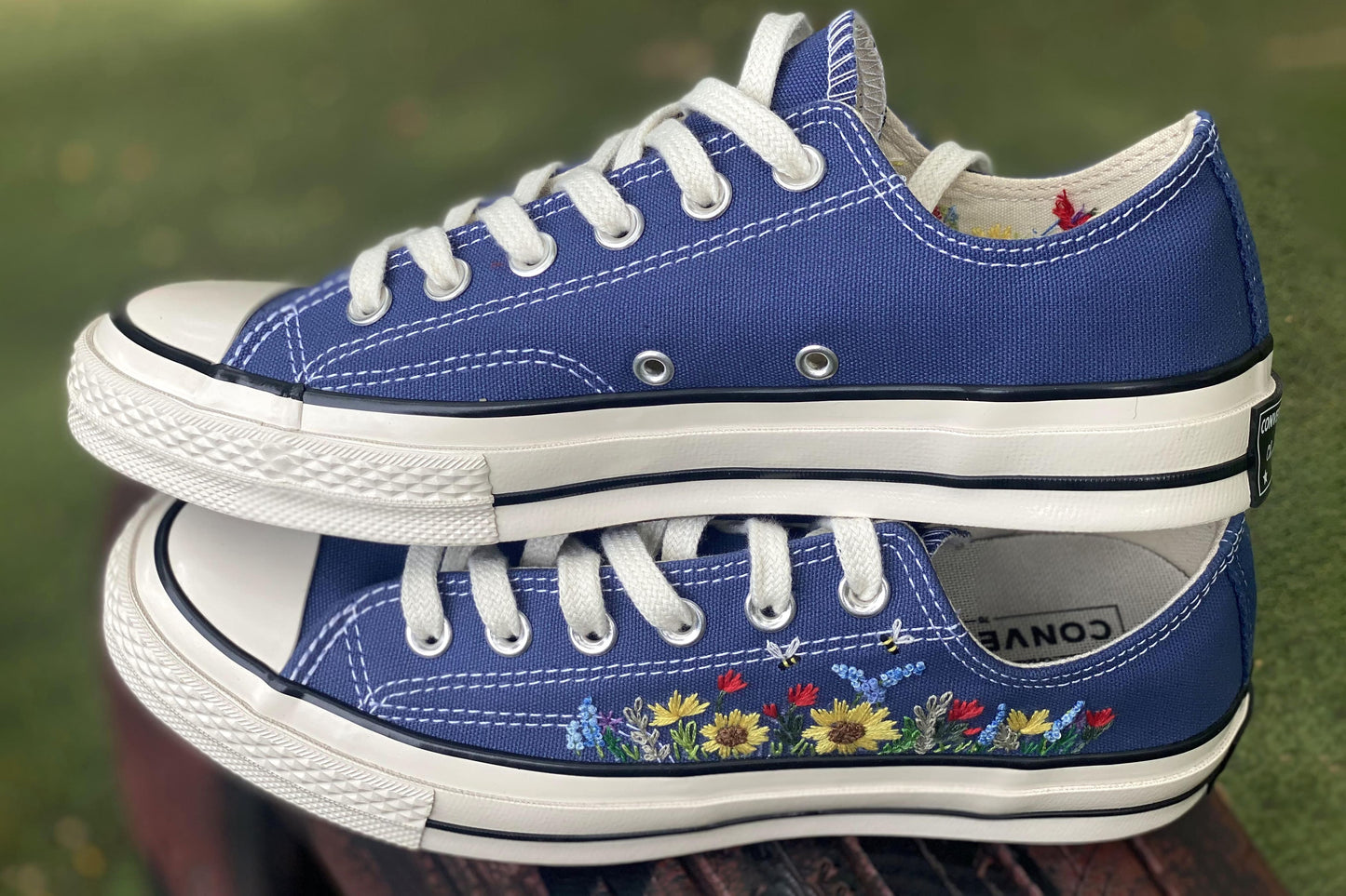 Daisy - Personalized Embroidered Low Top Shoes - Custom Low Top Shoes for Women