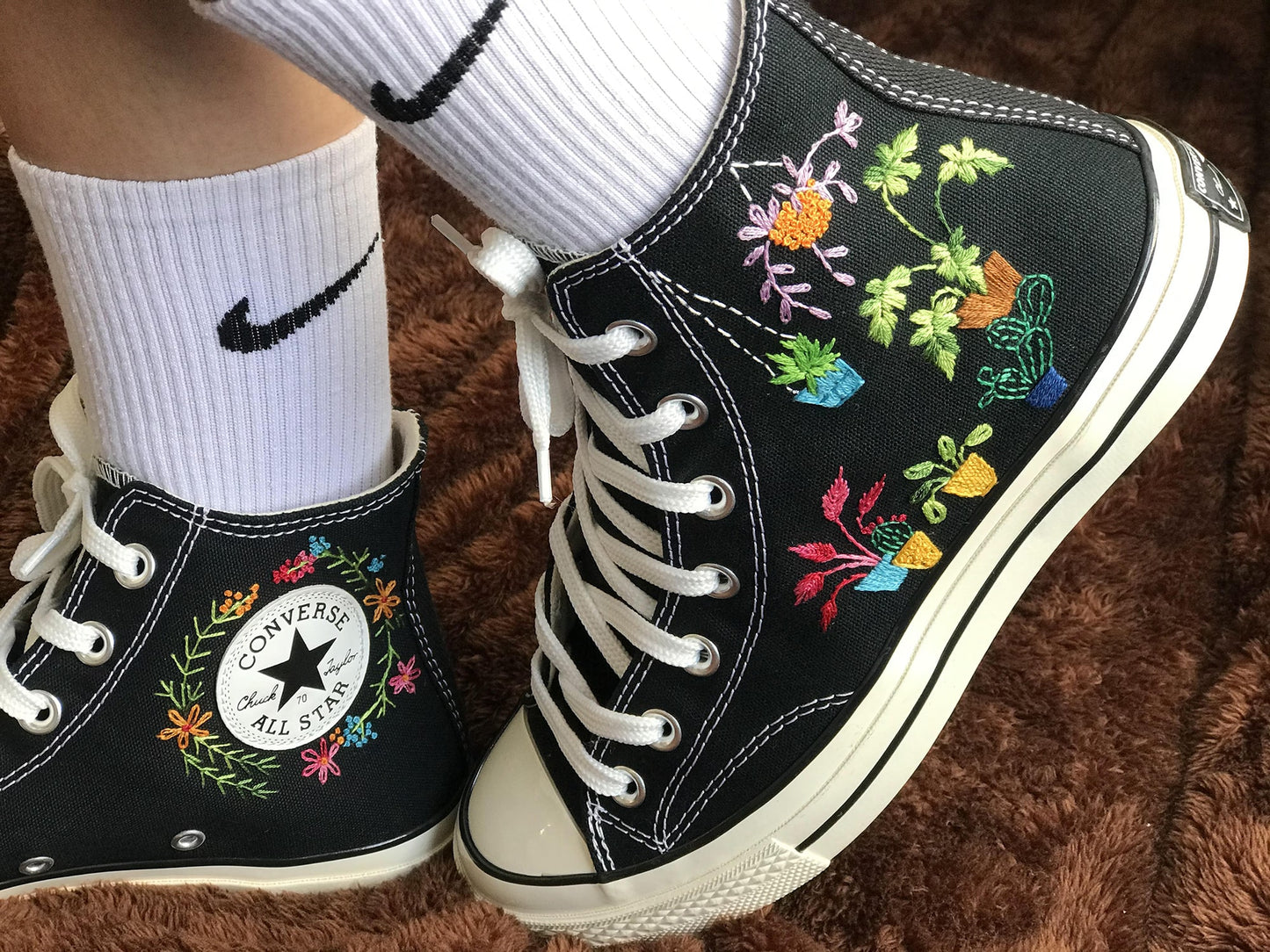 Converse shoes embroidered flower basket/ Chuck Taylor Converse Women's