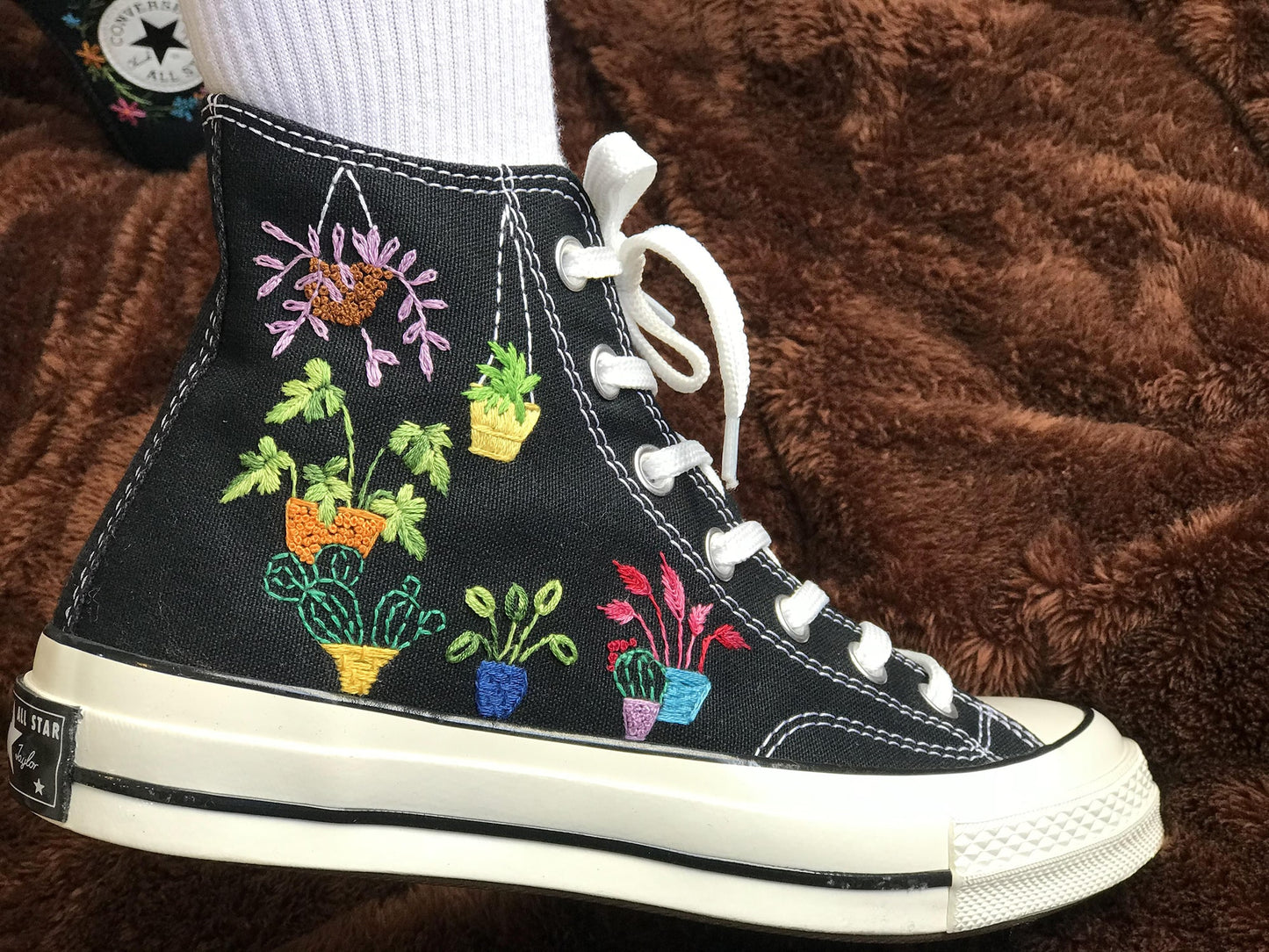 Converse shoes embroidered flower basket/ Chuck Taylor Converse Women's