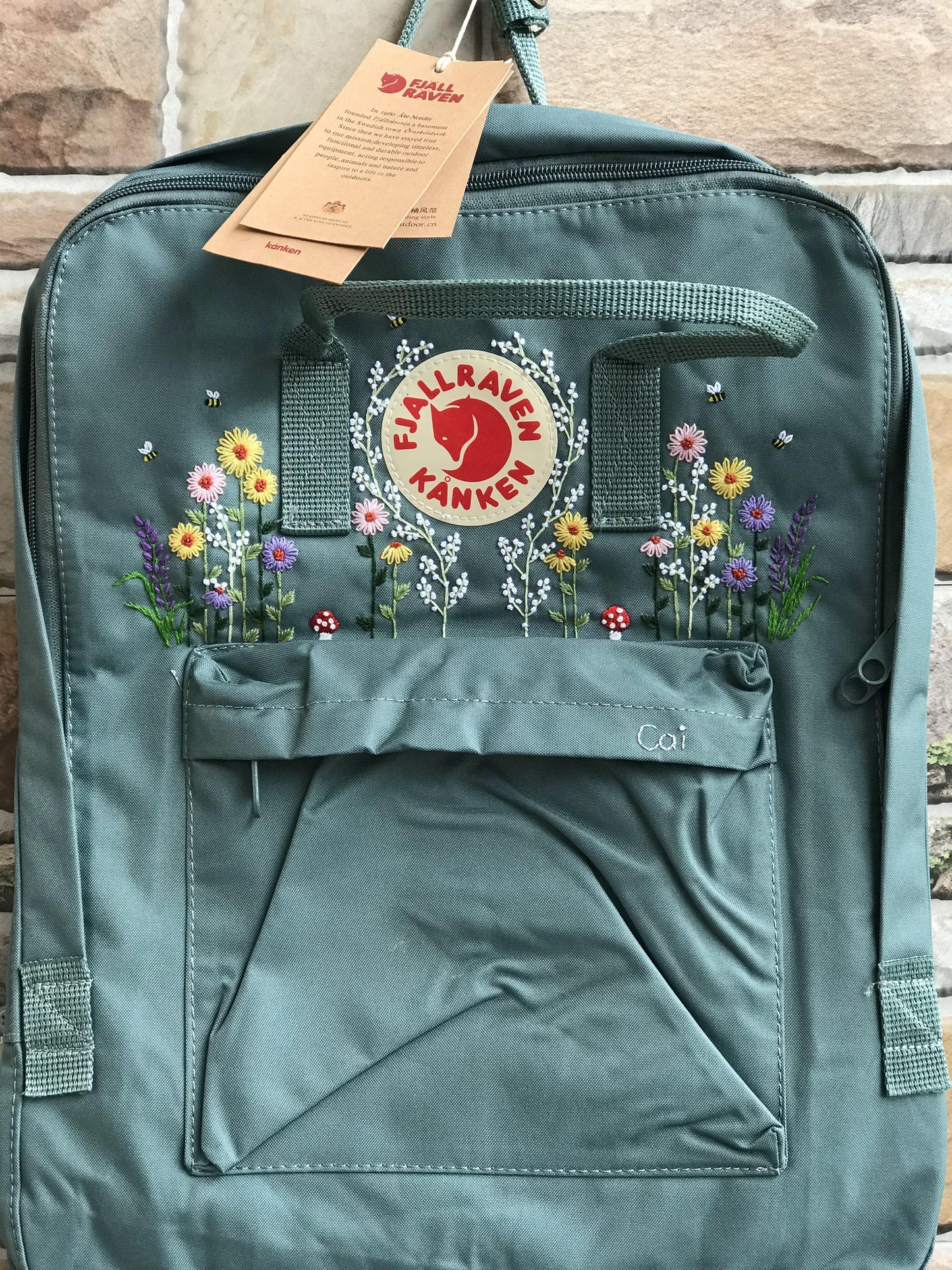 Fjallraven Kanken Backpack with Embroidered Daisy Flowers of Various Colors - Personalized Embroidered Backpack - Custom Bag for Women