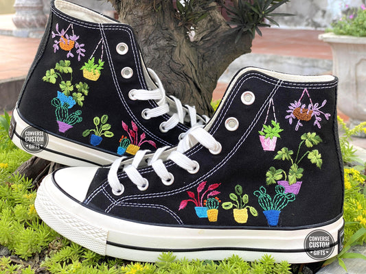 Custom Converse Chuck Taylor 1970s Embroidered wildflowers