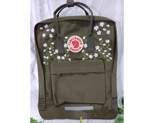 Fjallraven Kanken Backpack with White Daisy Embroidery  - Personalized Embroidered Backpack - Custom Bag for Women