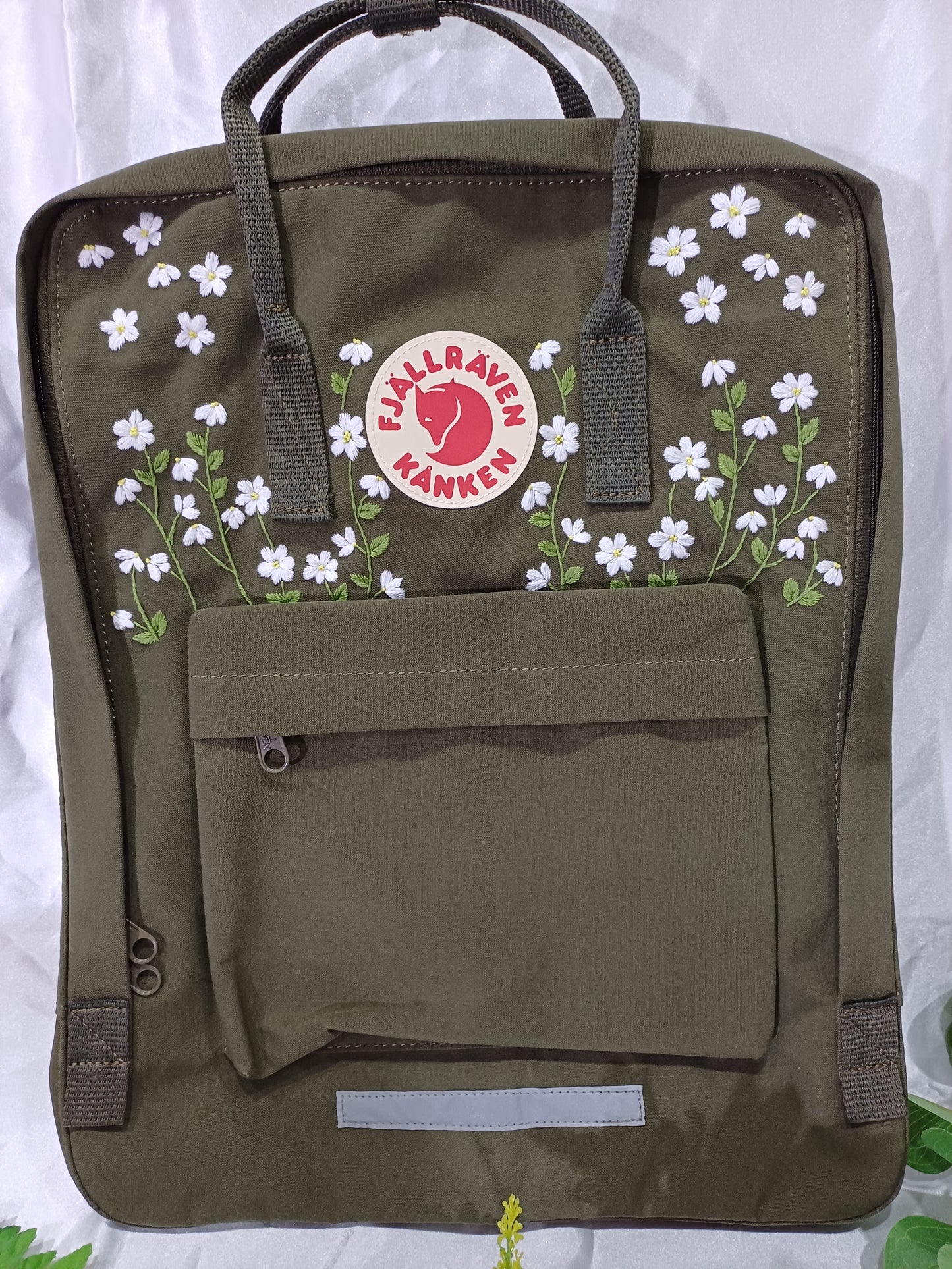 Fjallraven Kanken Backpack with Embroidered Daisies - Personalized Embroidered Backpack - Custom Bag for Women