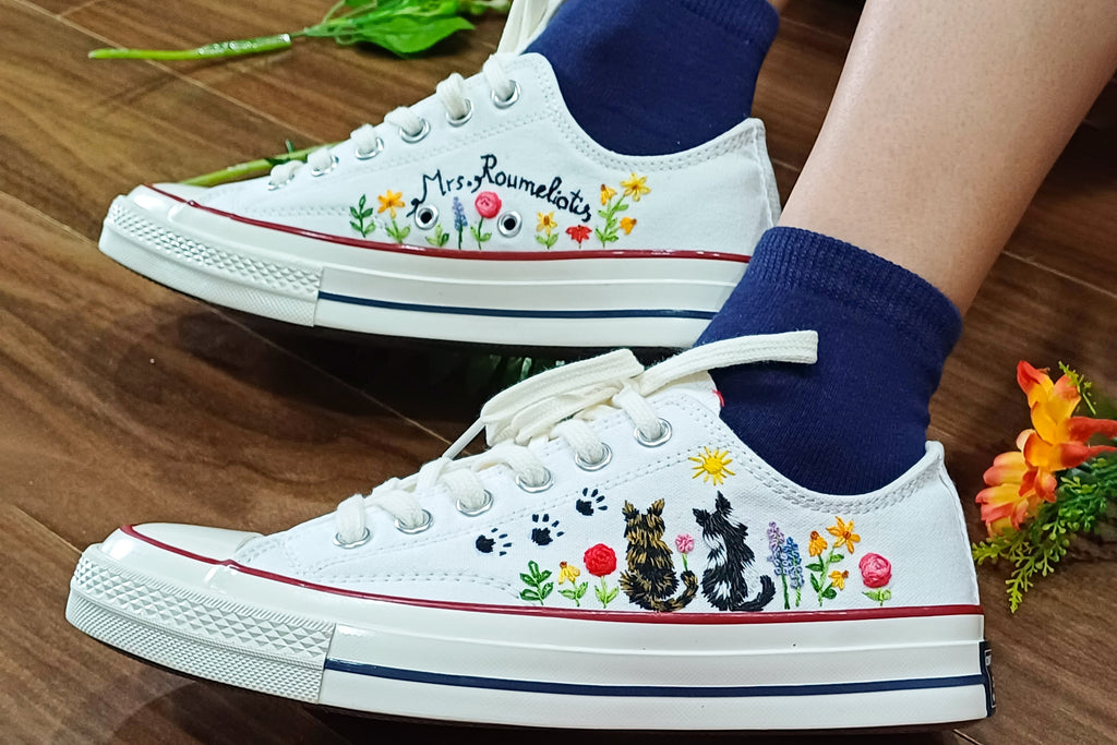  Custom cat embroidered low top converse shoes, Custom embroidered pets 