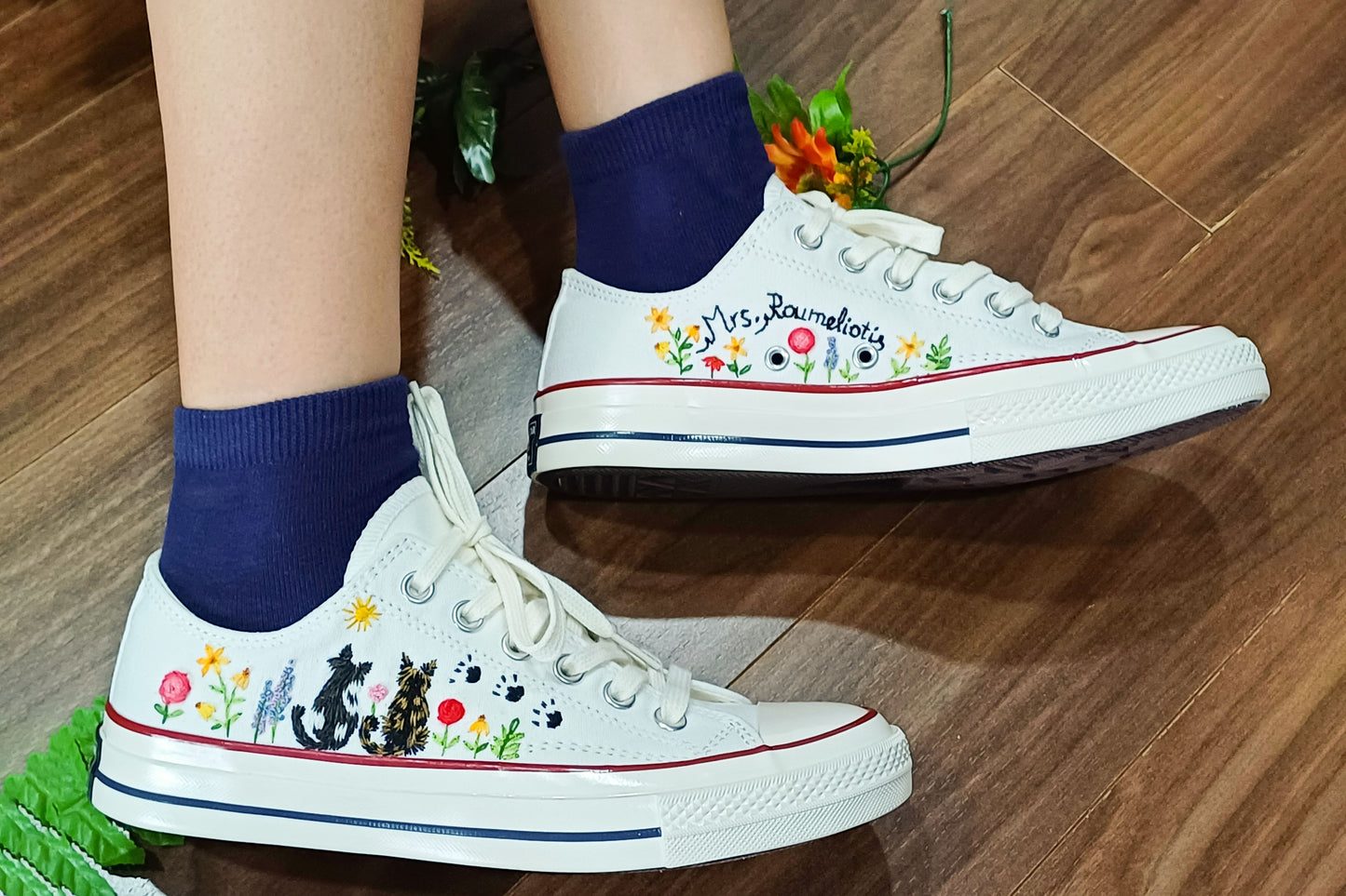 Custom cat embroidered low top converse shoes, Custom embroidered pets