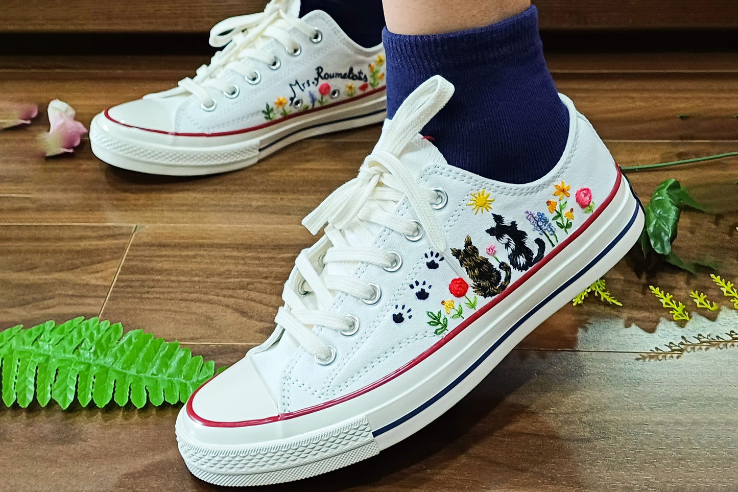 Custom cat embroidered low top converse shoes, Custom embroidered pets