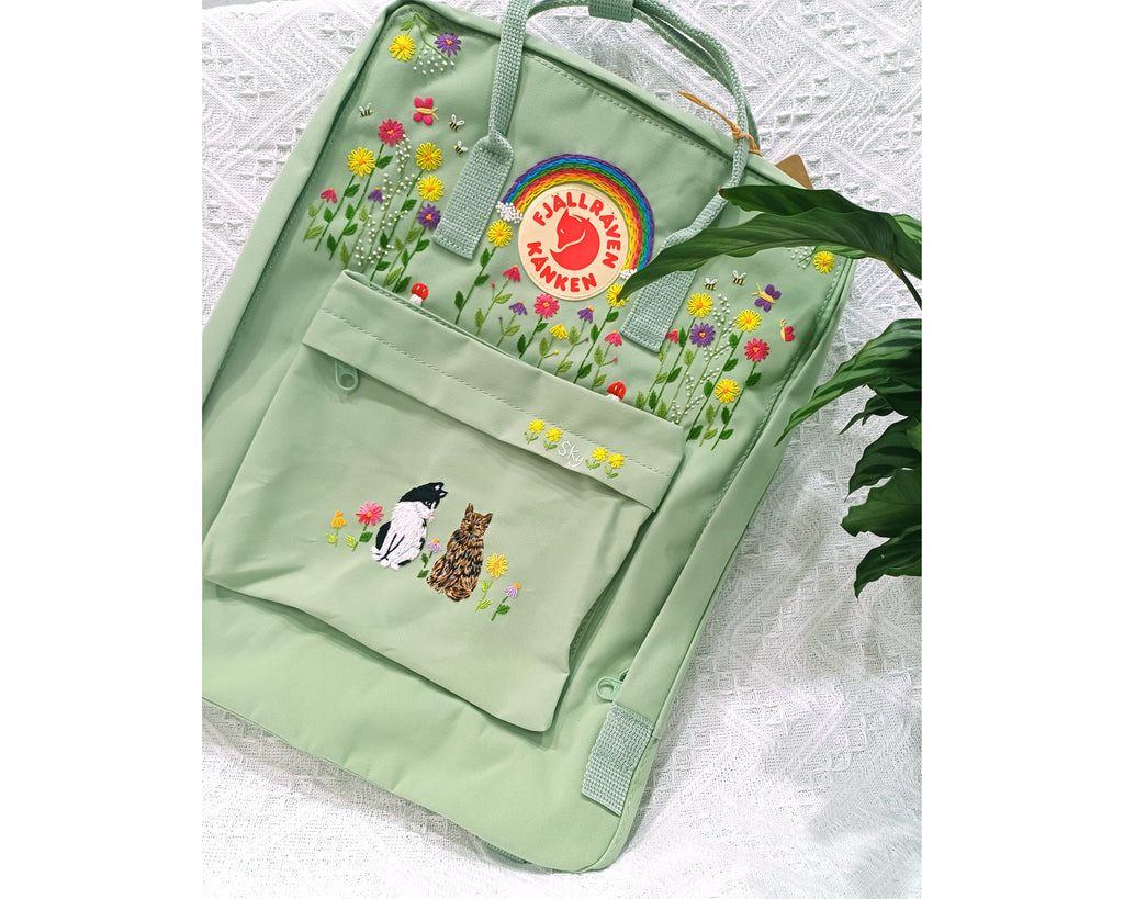 Fjallraven Kanken Backpack embroidered with cats, pets, and customized cats - Personalized Embroidered Backpack - Custom Bag for Women 