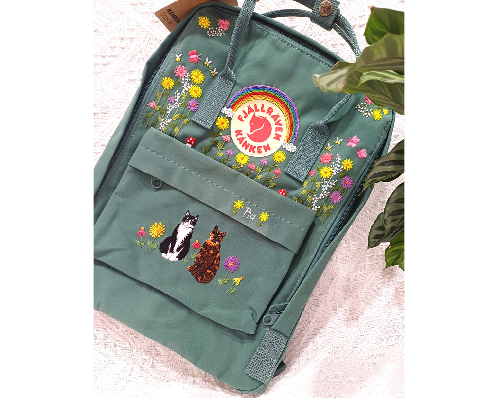  Fjallraven Kanken Backpack embroidered with cats, pets, and customized cats - Personalized Embroidered Backpack - Custom Bag for Women 