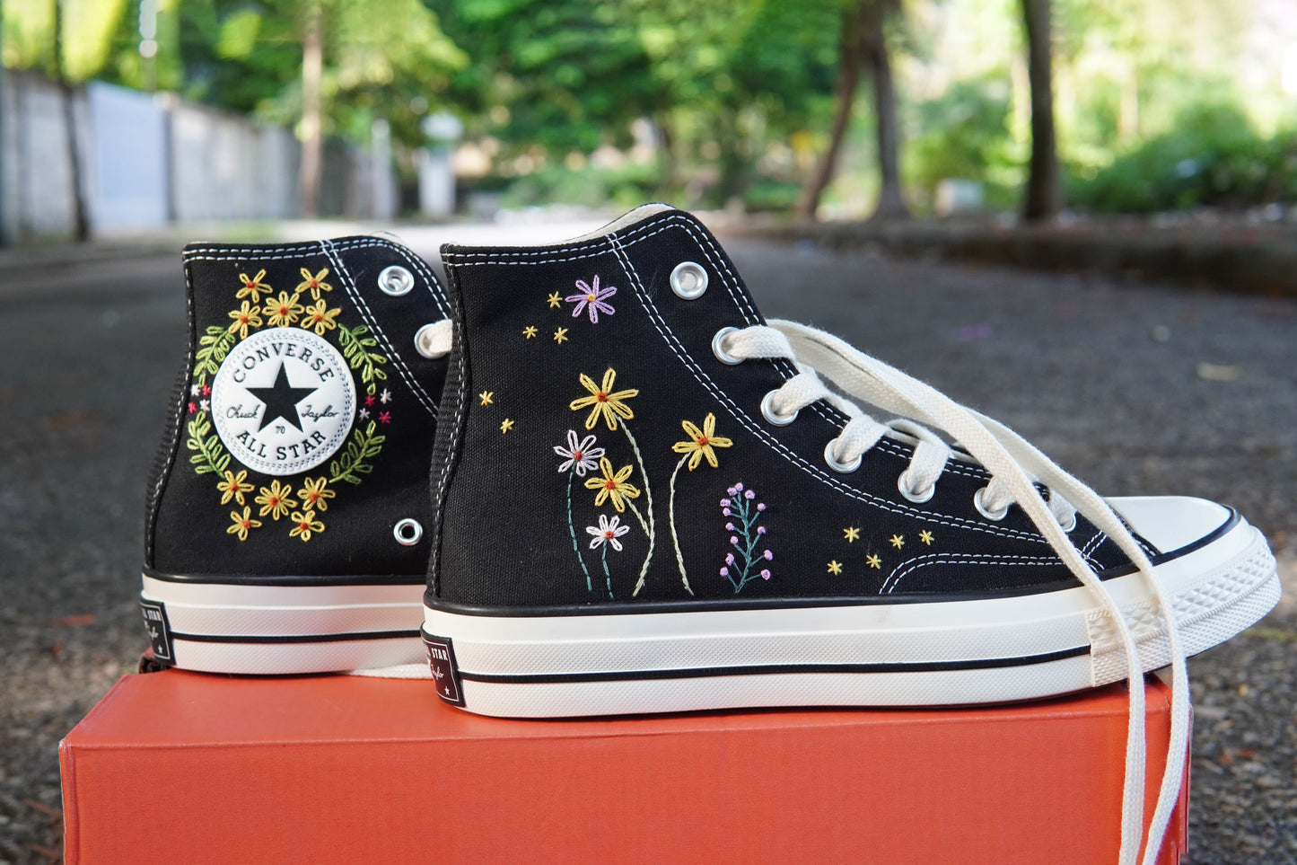 Custom converse Chuck Taylor embroidered flowers