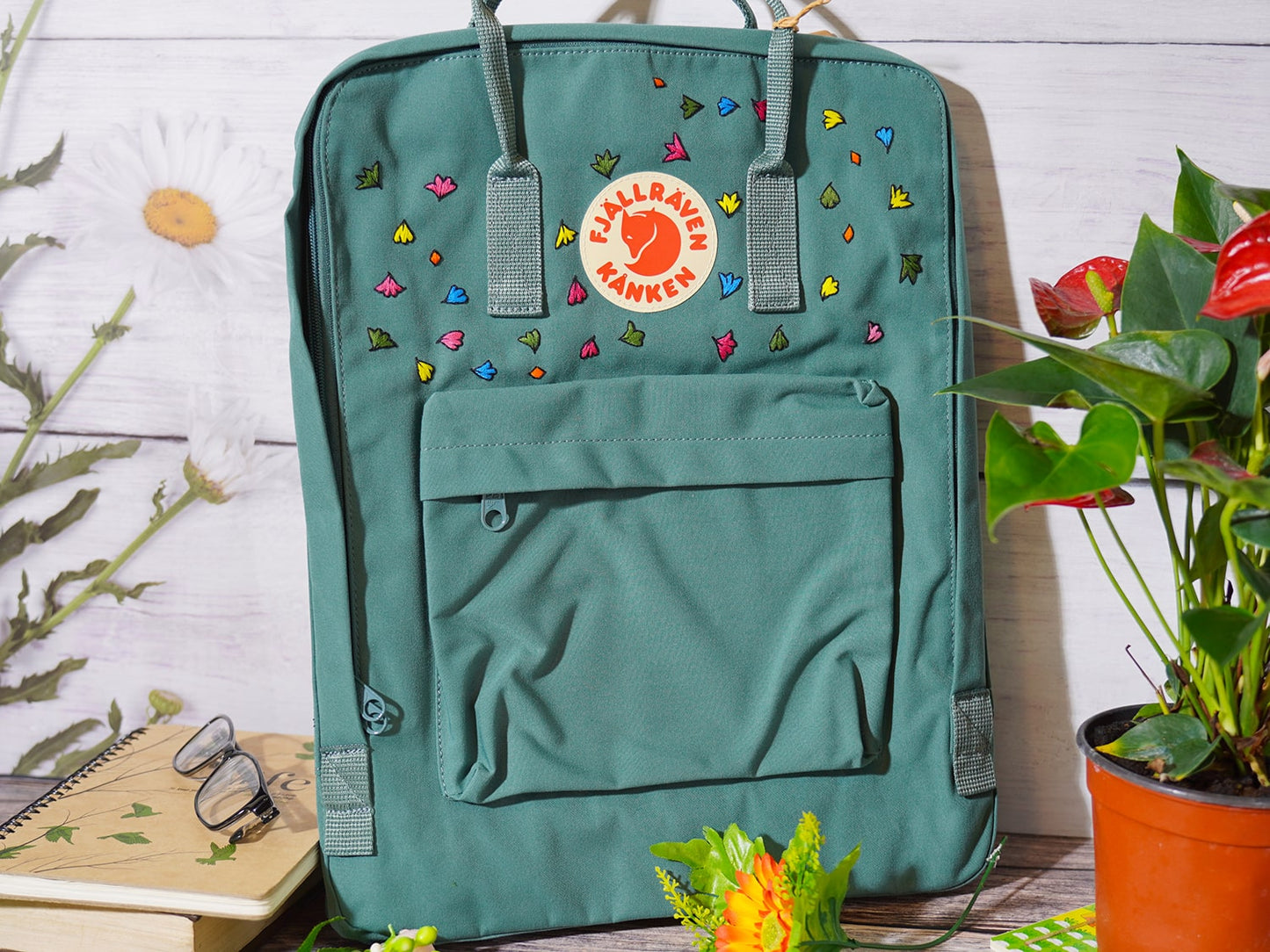 Fjallraven kanken backpack custom embroidered Heartstopper Leaves/ Heartstopper Leaves embroidered backpack/ Heartstopper Leaves