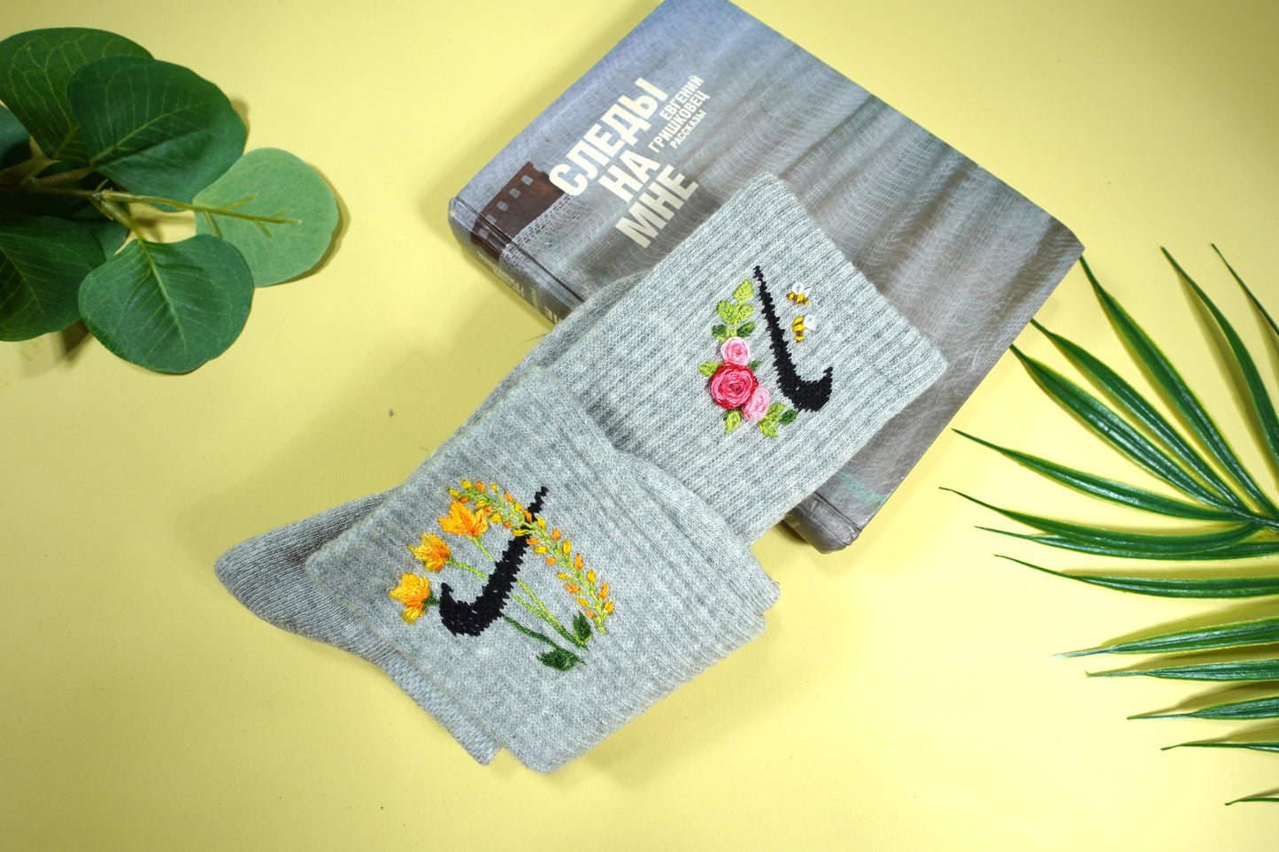 Handmade flower embroidery socks