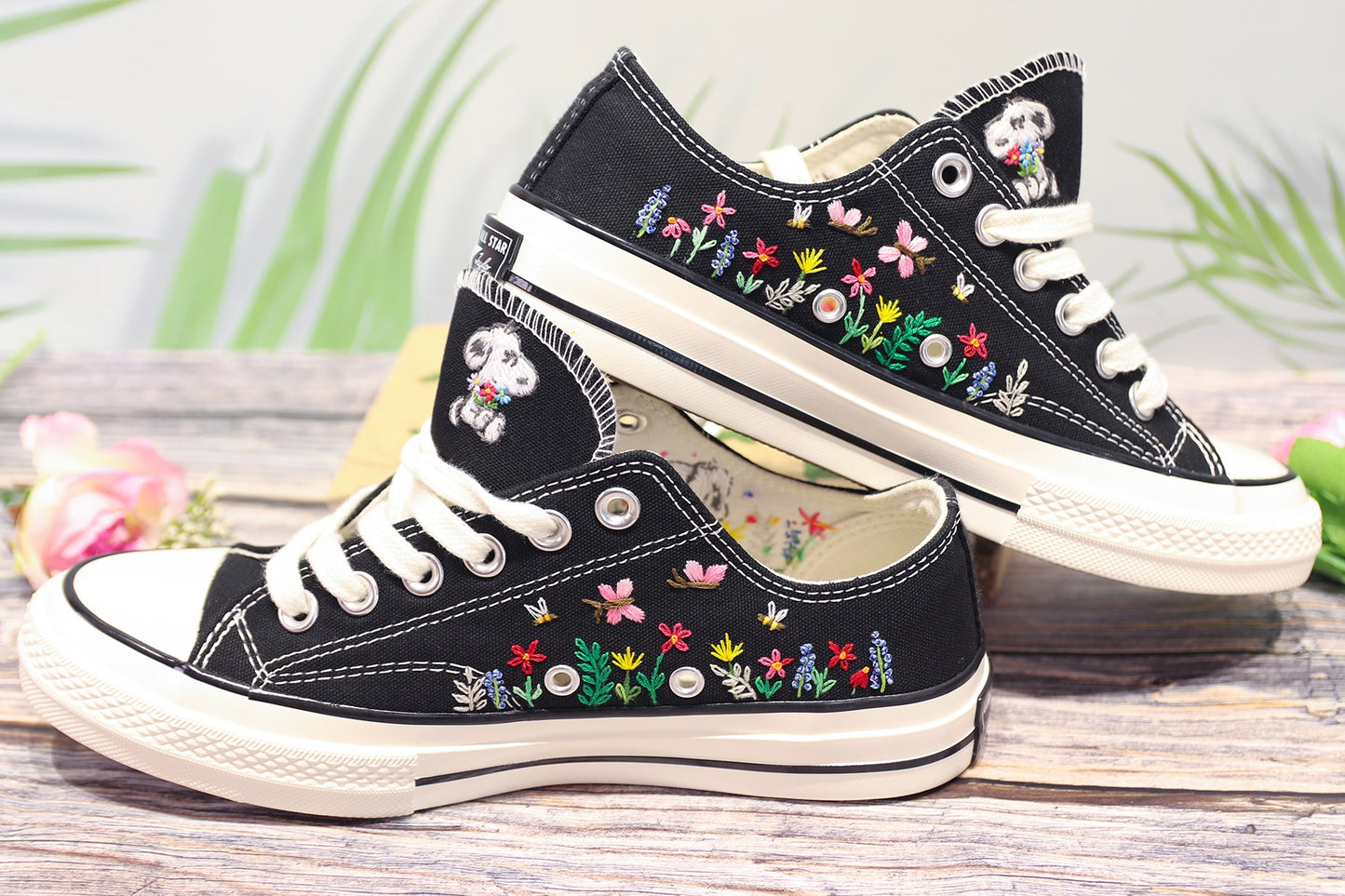 Embroidered Snoopy on Converse Chuck 70 Low-Top shoes/ Embroidered Snoopy Converse