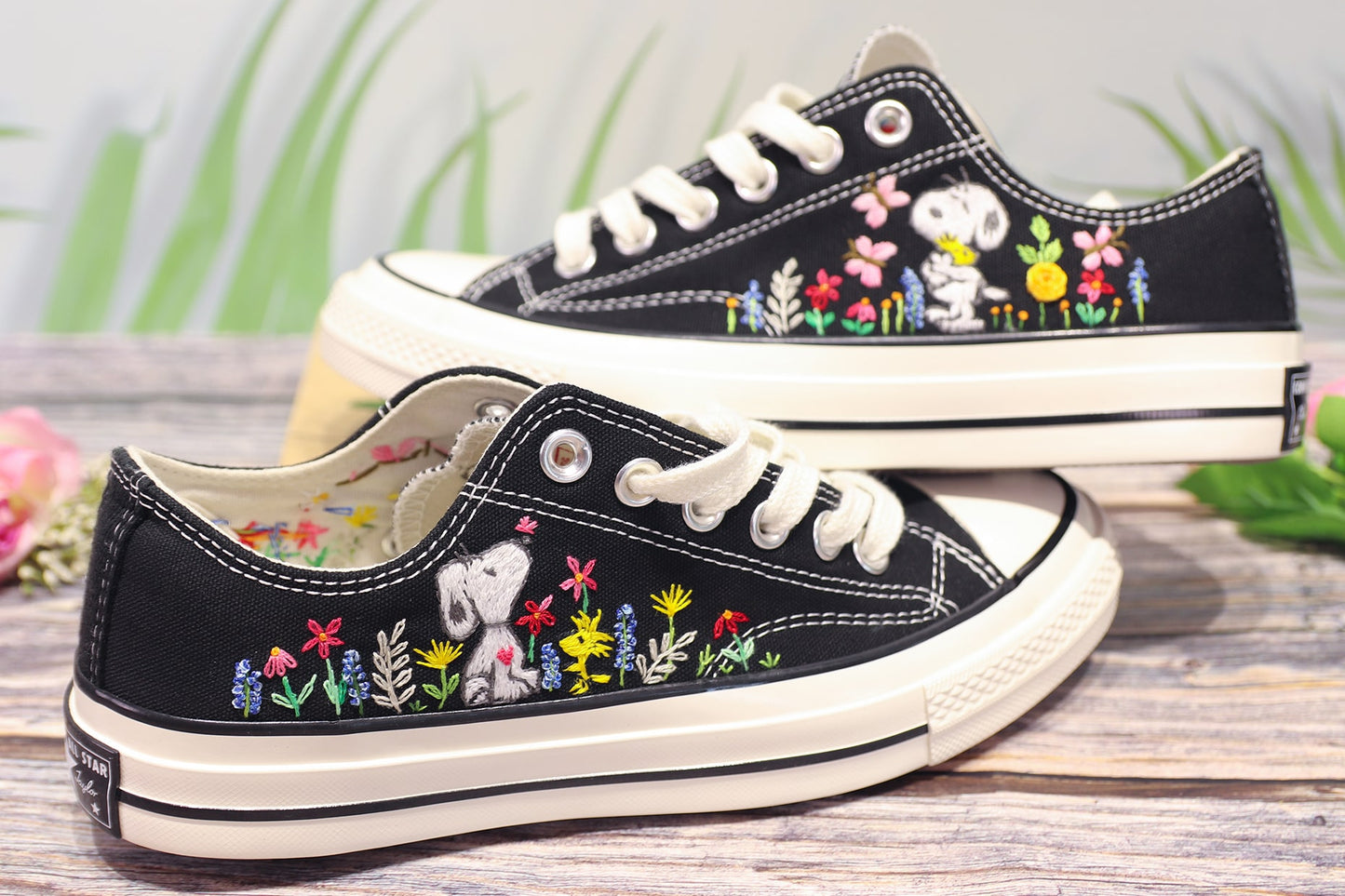 Embroidered Snoopy on Converse Chuck 70 Low-Top shoes/ Embroidered Snoopy Converse