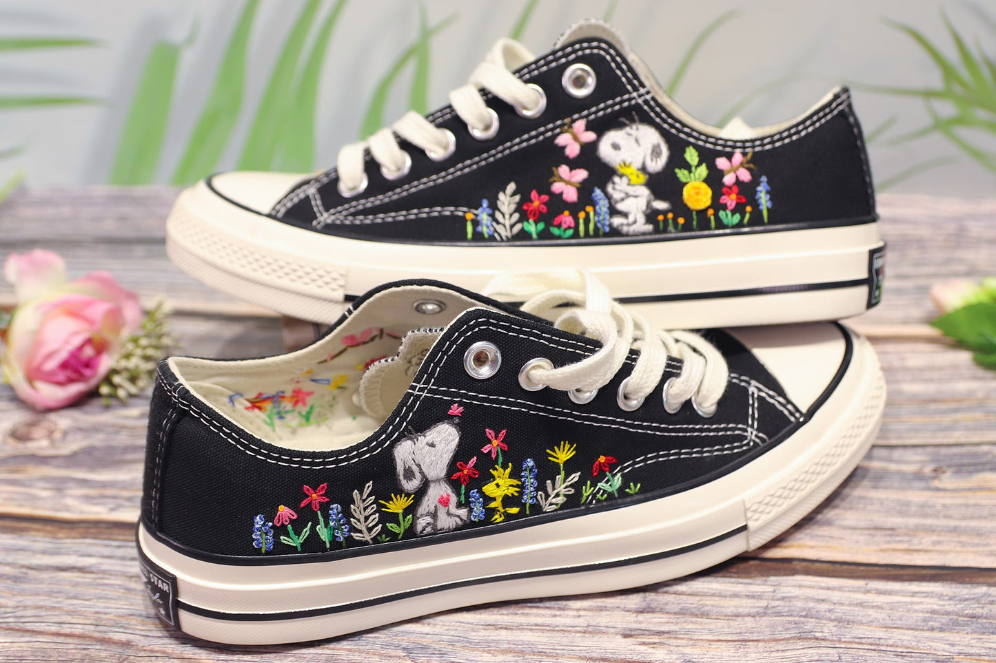 Embroidered Snoopy on Converse Chuck 70 Low-Top shoes/ Embroidered Snoopy Converse