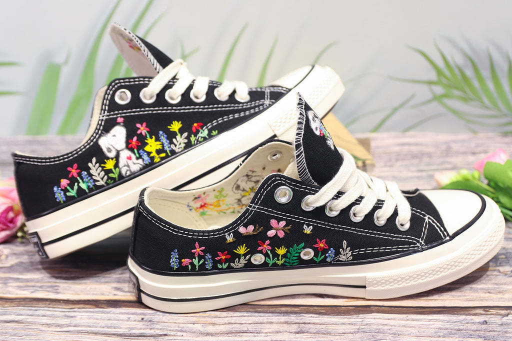  Embroidered Snoopy on Converse Chuck 70 Low-Top shoes/ Embroidered Snoopy Converse 