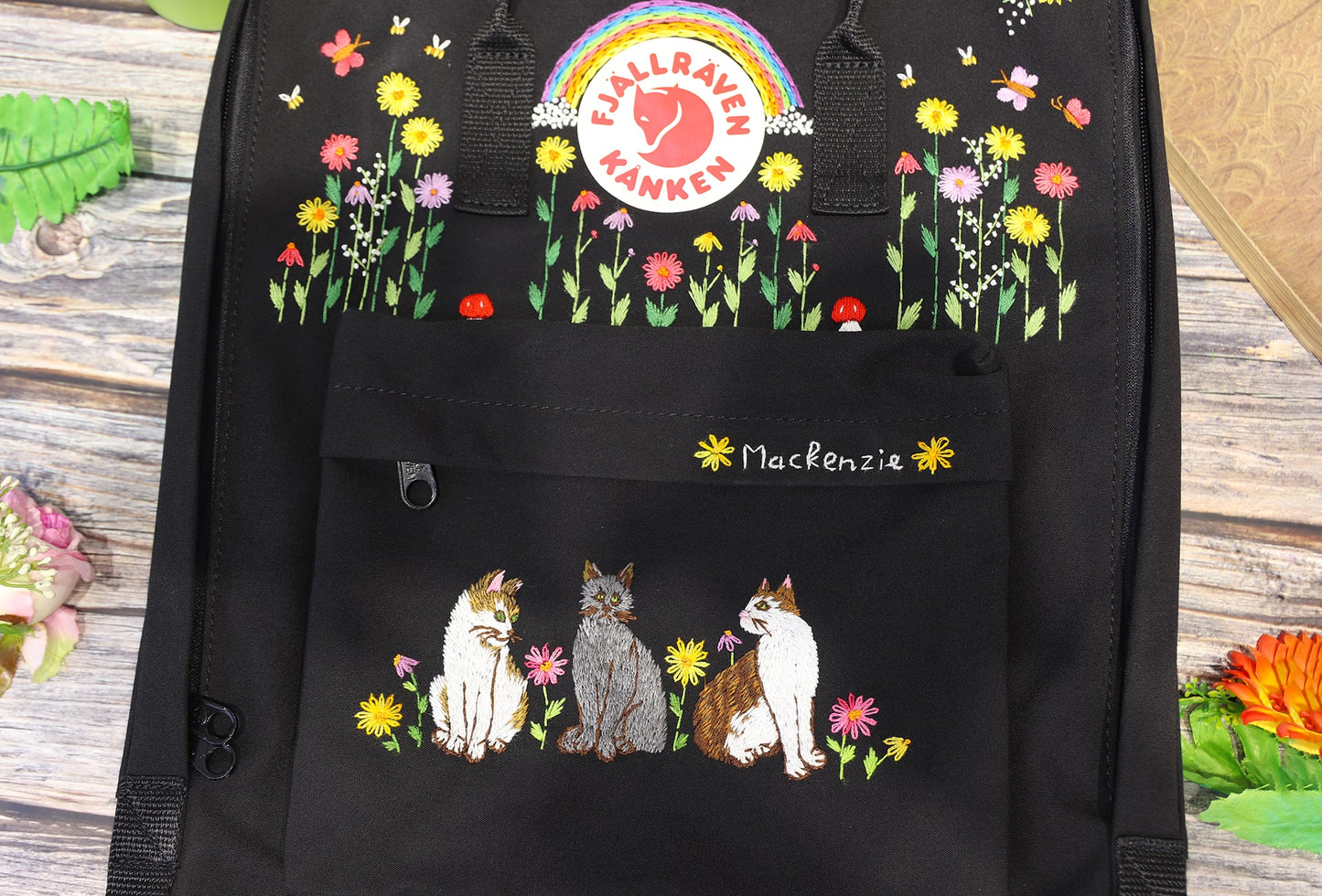 Fjallraven Kanken backpack with embroidered cat/ Fjallraven kanken backpack embroidered cat design/ Custom embroidered cat design