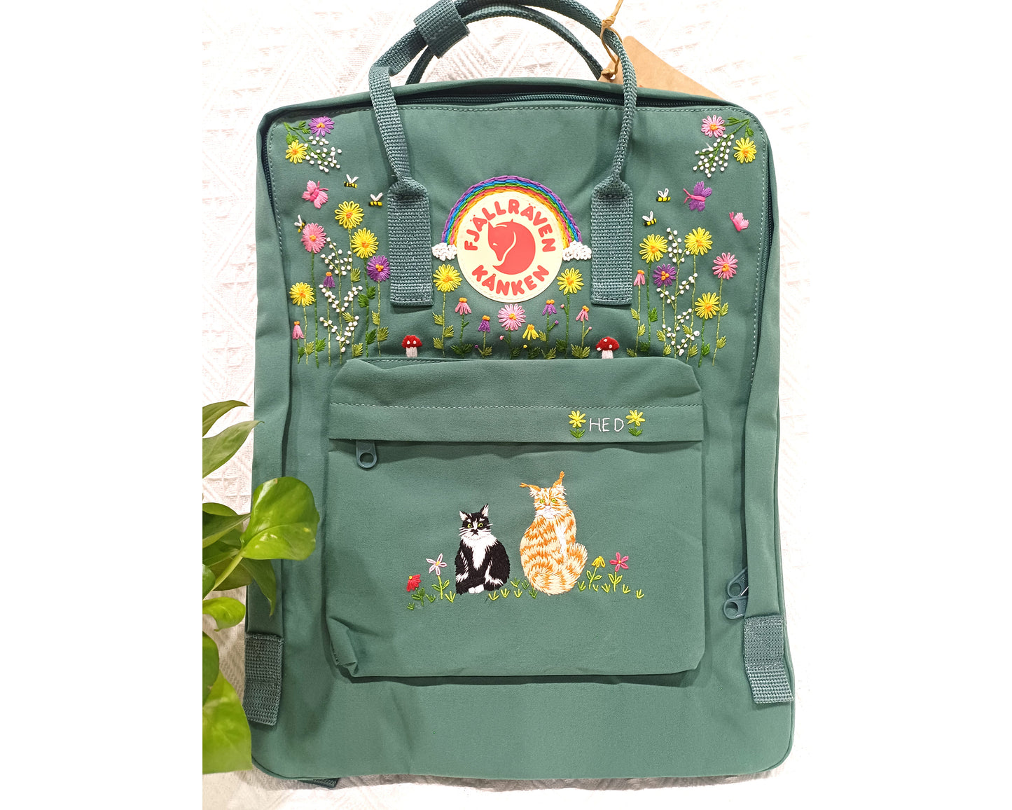 Personalized Fjallraven Kanken Backpack with Cats and Pet Embroidery - Personalized Embroidered Backpack - Custom Bag for Women
