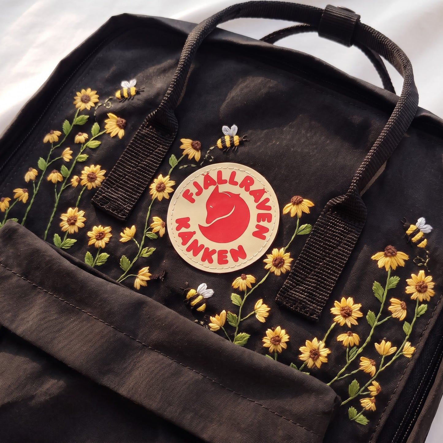 Personalized Fjallraven Kanken Sunflower Backpack | Embroidered Wildflower & Bee Kanken Bag | Handmade Floral Backpack | Garden Lover Gift