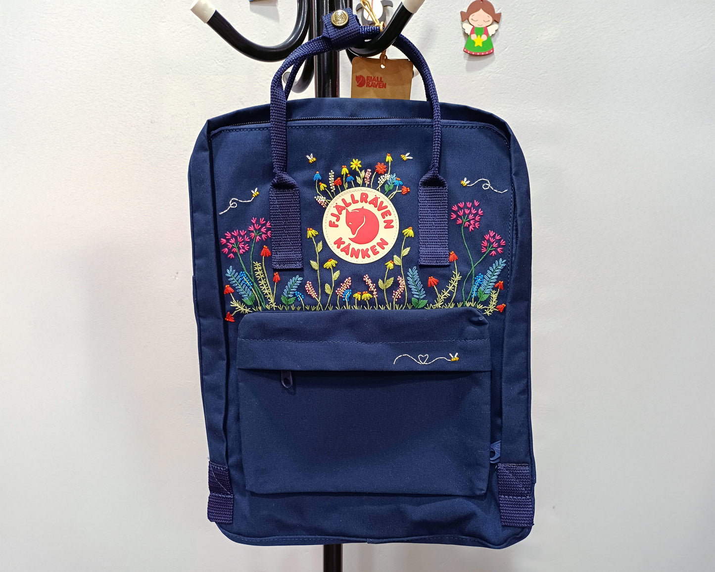 Fjallraven Kanken Backpack with Dandelion, Wildflower and Bee Embroidery - Personalized Embroidered Backpack - Custom Bag for Women