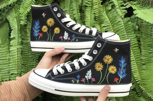 Custom converse Chuck Taylor embroidered flowers