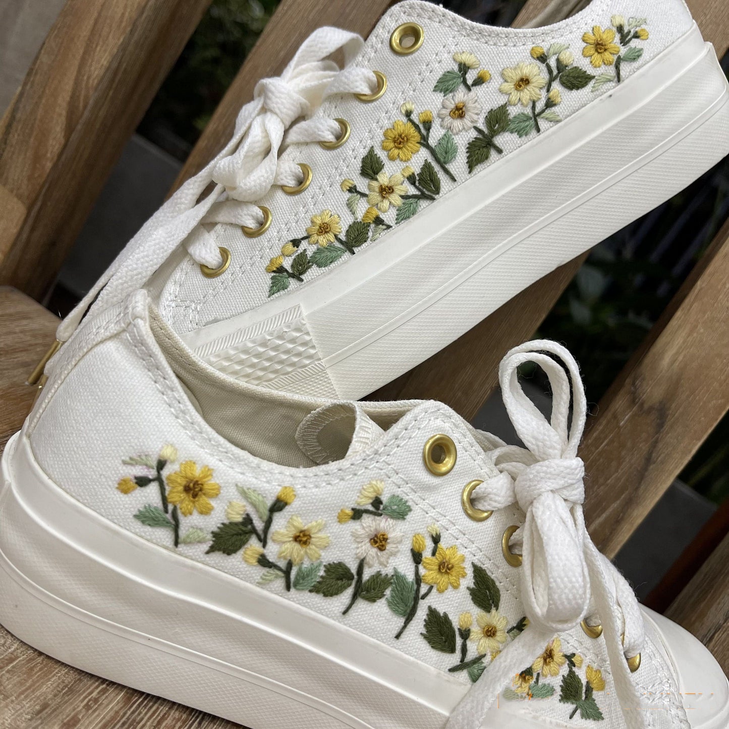 Custom Coverse Platform/ Wedding Flowers Embroidered Converse/ Bridal Flowers Embroidered Sneakers/ Sunflowers Embroidered Sneakers