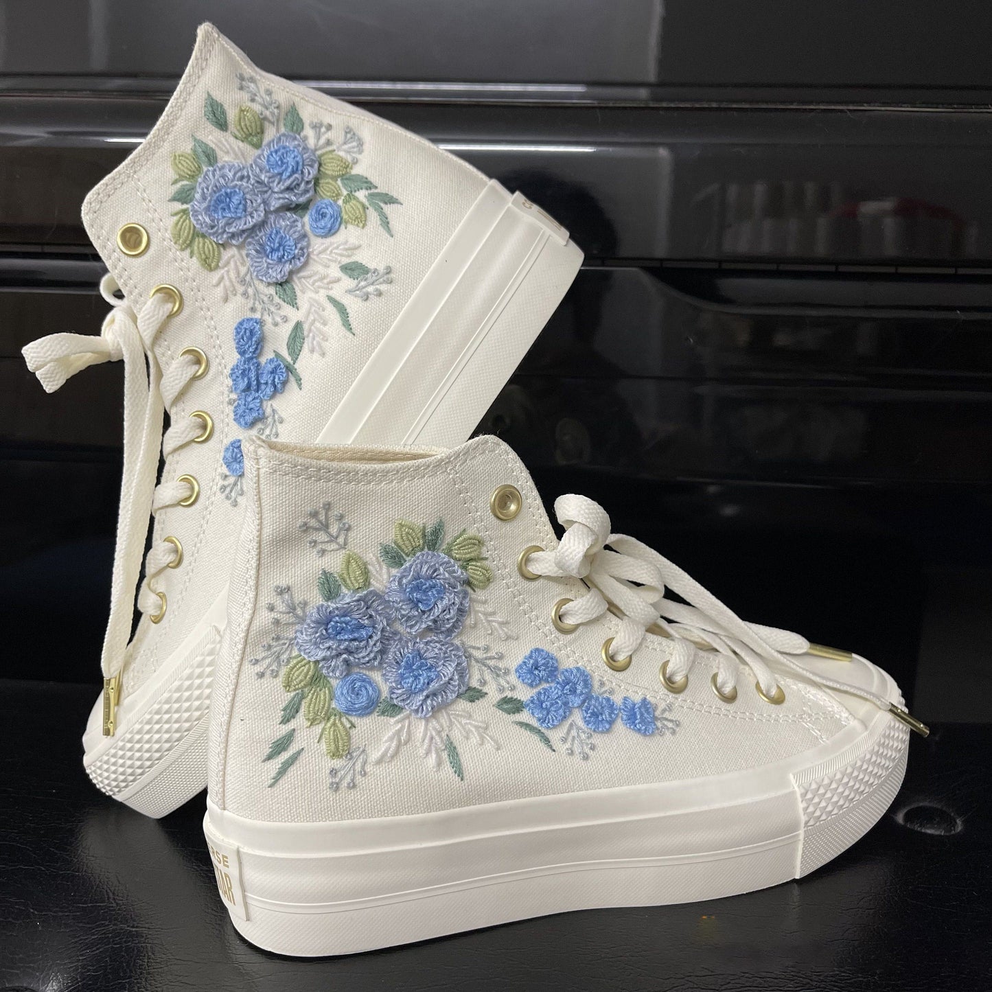 Custom Wedding Sneakers Platform/ Bridal Flowers Embroidered Sneakers/ Wedding English Roses Embroidered Shoes/ Personalized Bridal Sneaker