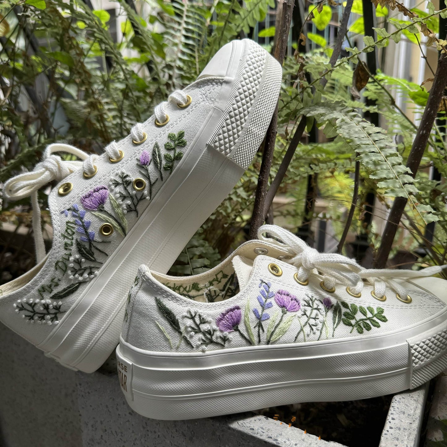 Custom Coverse Platform/ Wedding Flowers Embroidered Converse/ Bridal Flowers Embroidered Sneakers/ Tulips Embroidered Sneakers