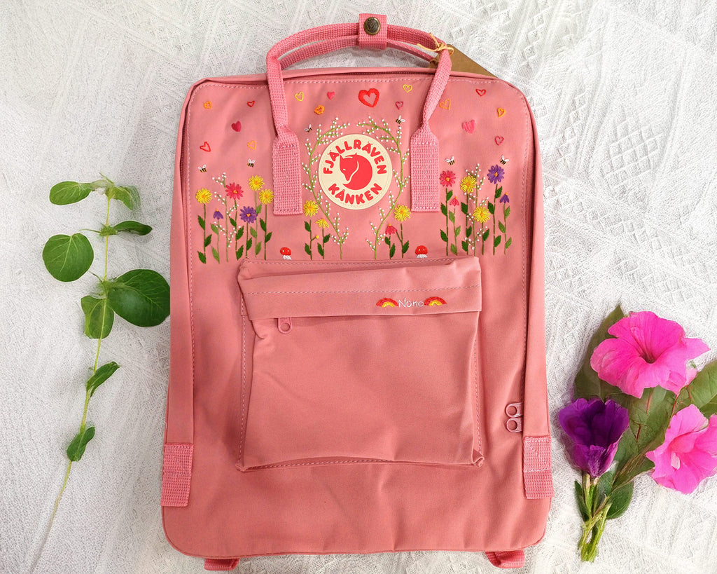  Fjällräven Kånken Backpack with Colorful Daisy and Heart Embroidery - Personalized Embroidered Backpack - Custom Bag for Women 