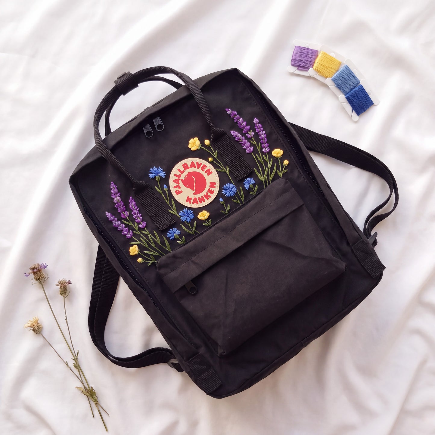 Fjallraven Kanken Backpack Embroidered with Wildflowers, Wildflower Meadow Kanken Backpack, Personalized Custom Kanken Backpack