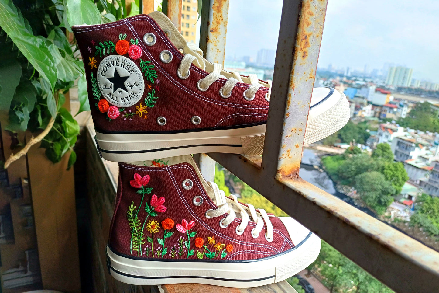 Converse Custom Flower Embroidery/ Chuck Taylor Converse Women's