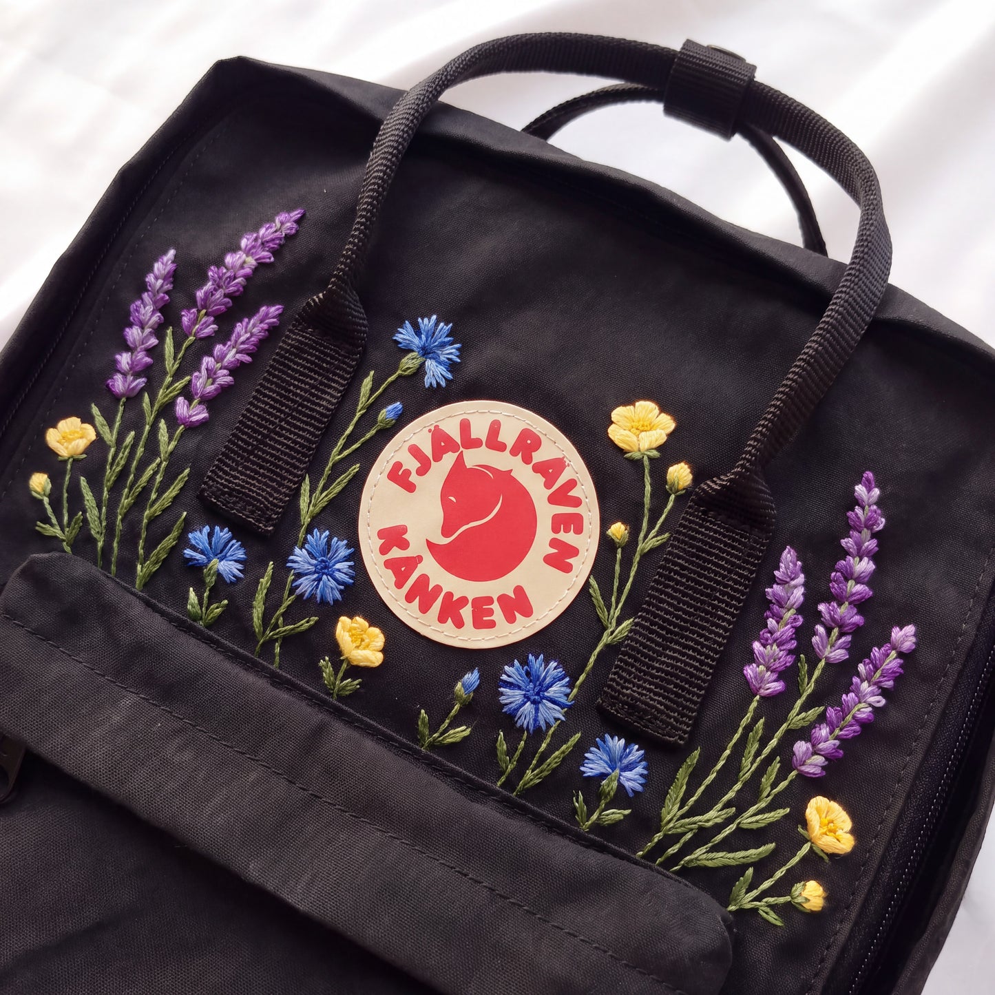 Fjallraven Kanken Backpack Embroidered with Wildflowers, Wildflower Meadow Kanken Backpack, Personalized Custom Kanken Backpack